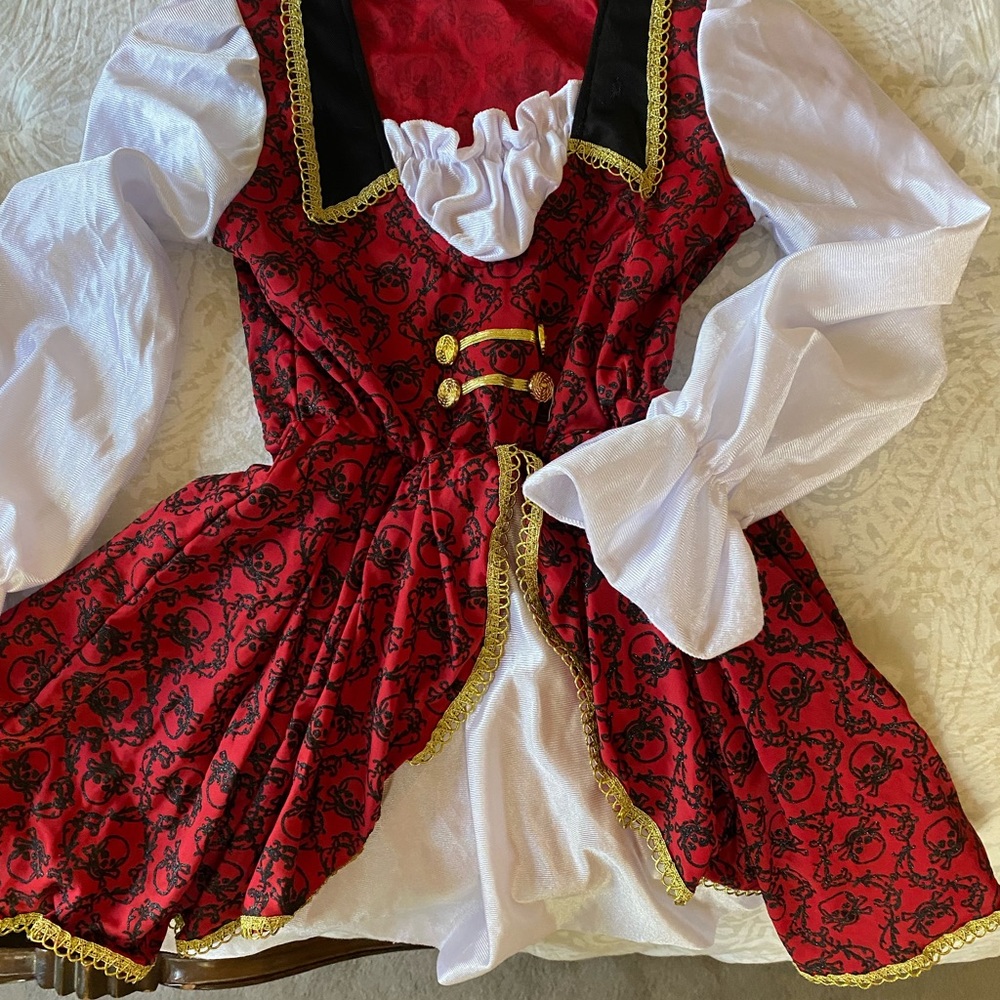 Girls pirate costume. Worn once.
